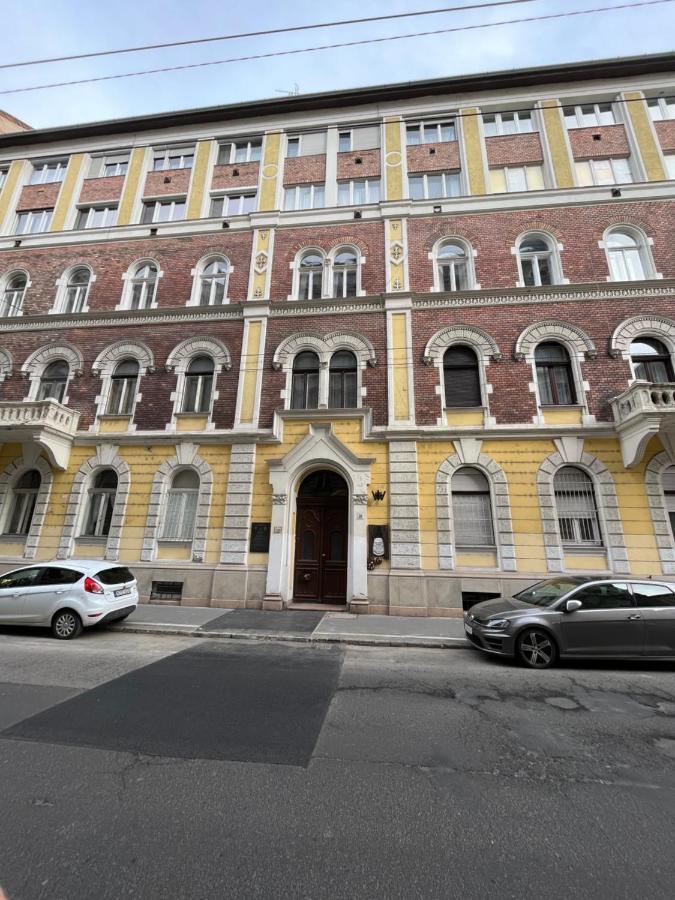 شقة Garibaldik Apartman بودابست المظهر الخارجي الصورة